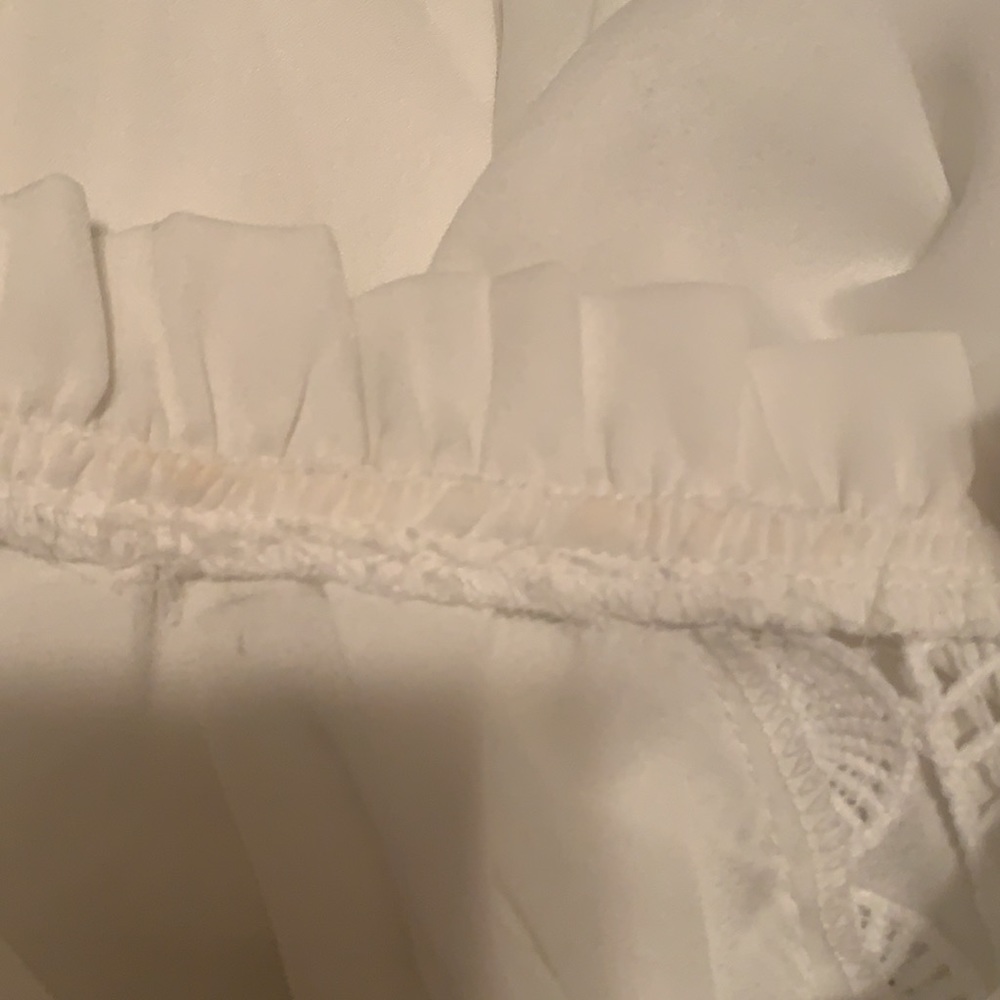 NWOT. Gorgeous statement top. - Picture 6 of 12